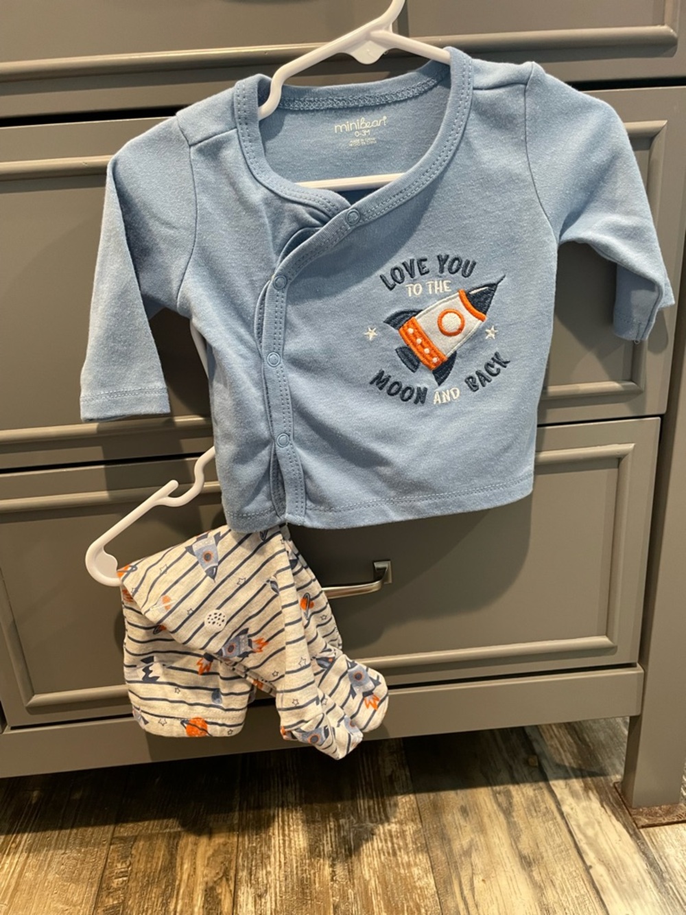 5/$35!! 🥳🥳 minibean Baby Short Sleeve Bodysuit Set